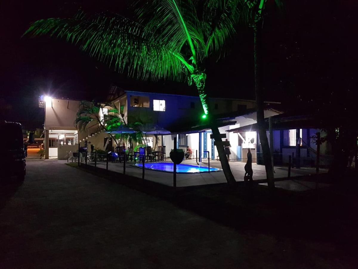 Hostel Luar Santa Cruz Cabralia Bagian luar foto